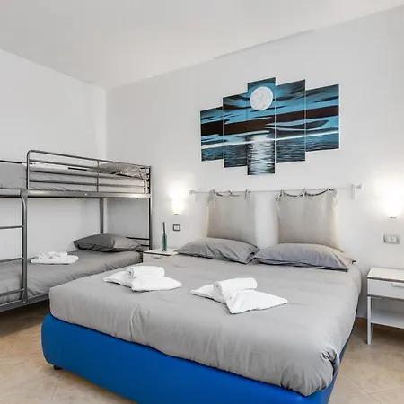 Casa Fiora, A 50 M Dal Mare Apartment